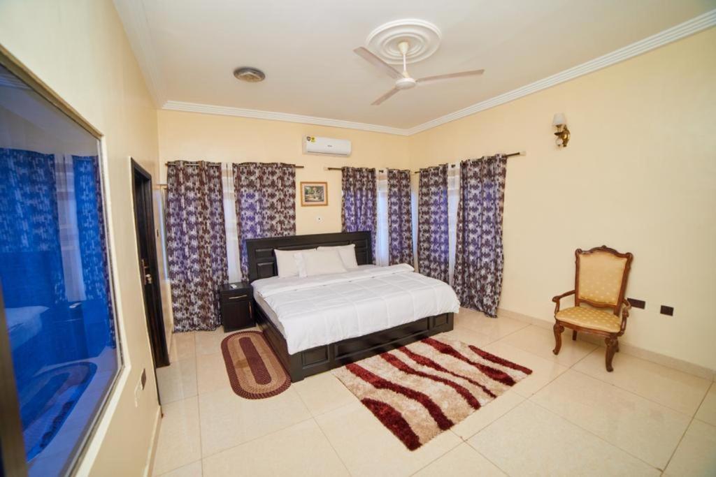 Afranasa Inn Tema Exterior photo